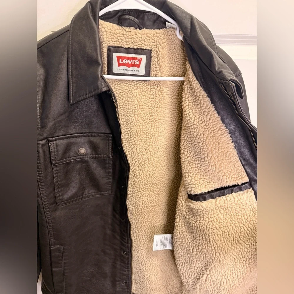 Mens Levi’s Faux Leather Fleece Lined Trucker Jacket NWT